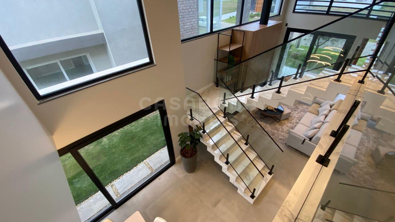 Casa Alto Padrão no Condomínio Arenas Curumim – Capão da Canoa