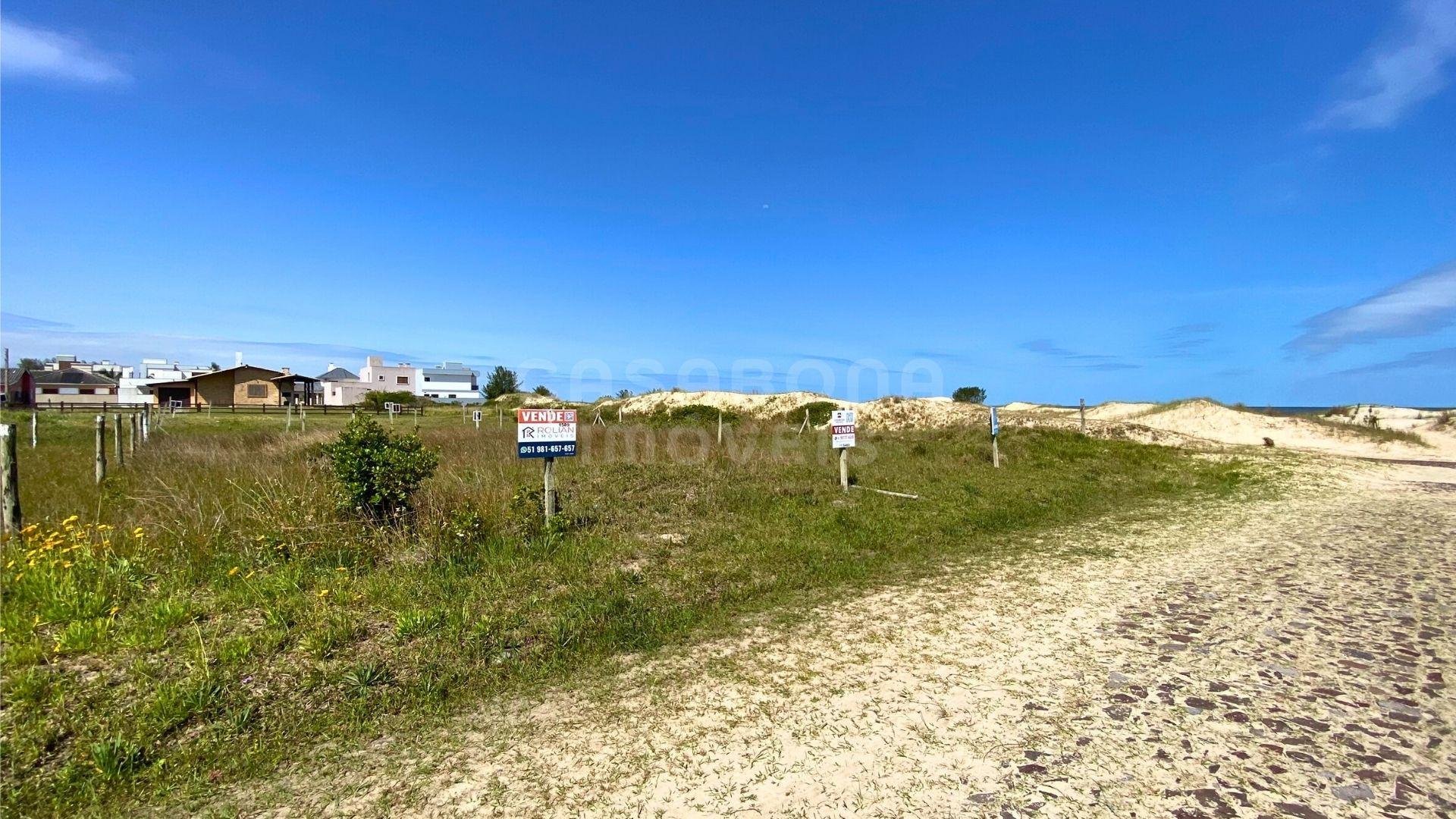 Terreno de Esquina 10 x 30 no Balneário Figueirinha – Beira-Mar, Posição Leste e Oportunidade Única
