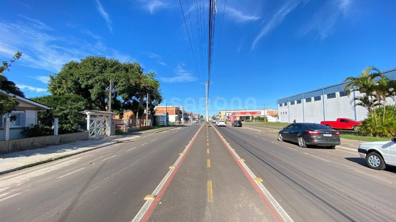 Oportunidade Comercial: Casa Simples em Localização Privilegiada em Arroio do Sal