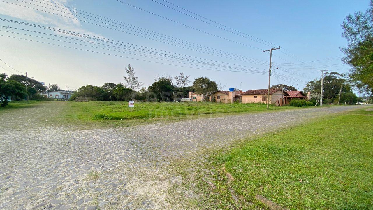 Terreno Amplo à Venda em Arroio do Sal: Ideal para Investimento ou Construção