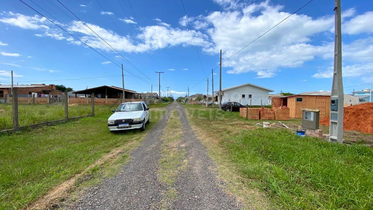 Terreno à Venda no Bairro São Jorge, Arroio do Sal - 300m² a 590m da Praia