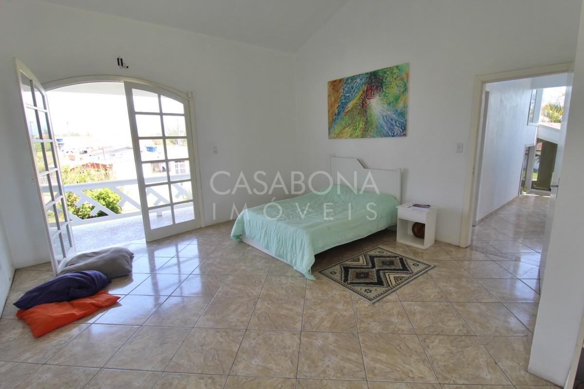 Encantadora Residência em 4 Lotes no Balneário Figueirinha