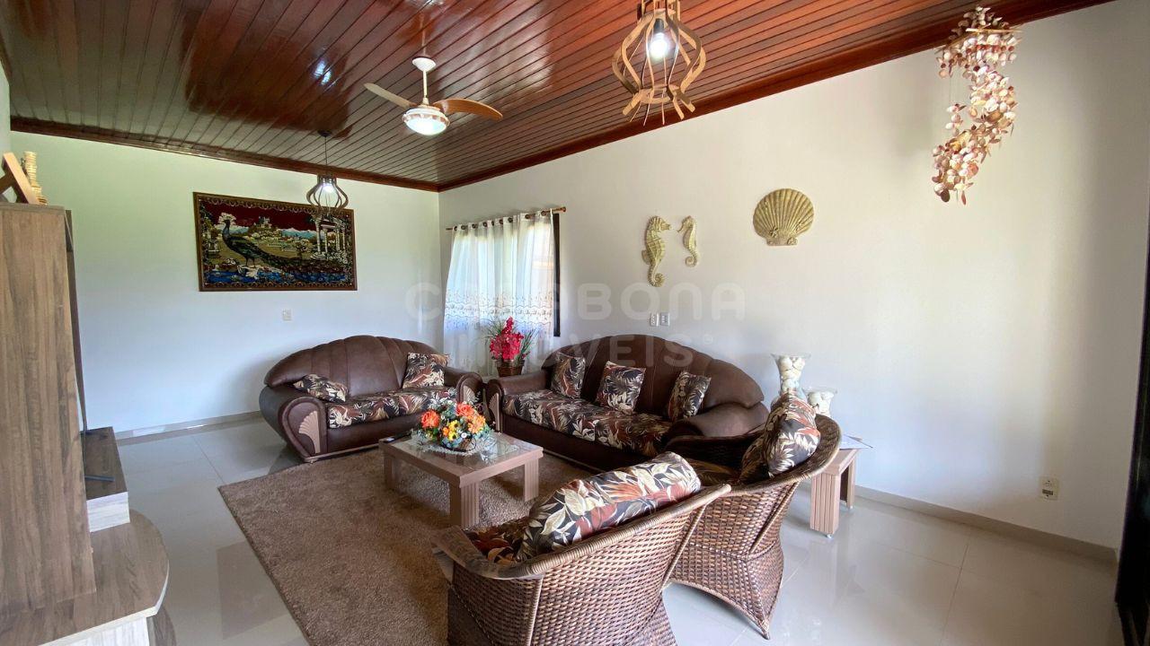 Excelente Casa à Venda em Torres - Bairro Paraíso