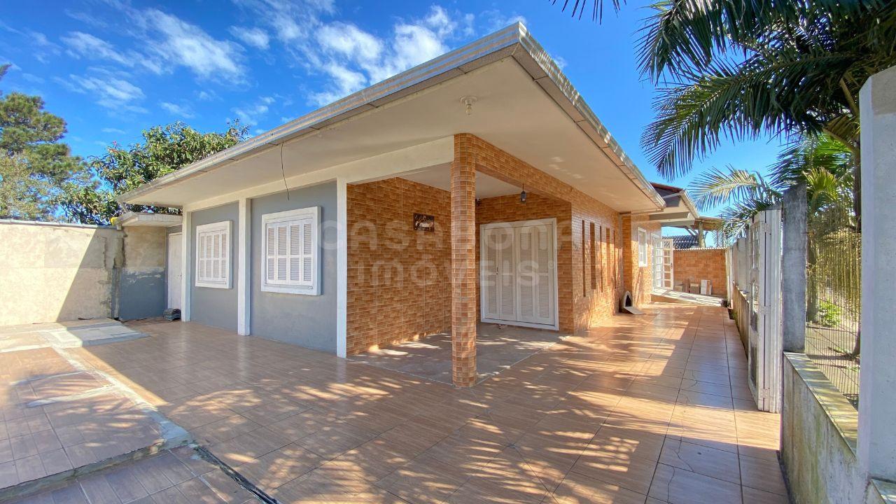 Espaçosa Casa em Arroio do Sal - Bairro Figueirinha