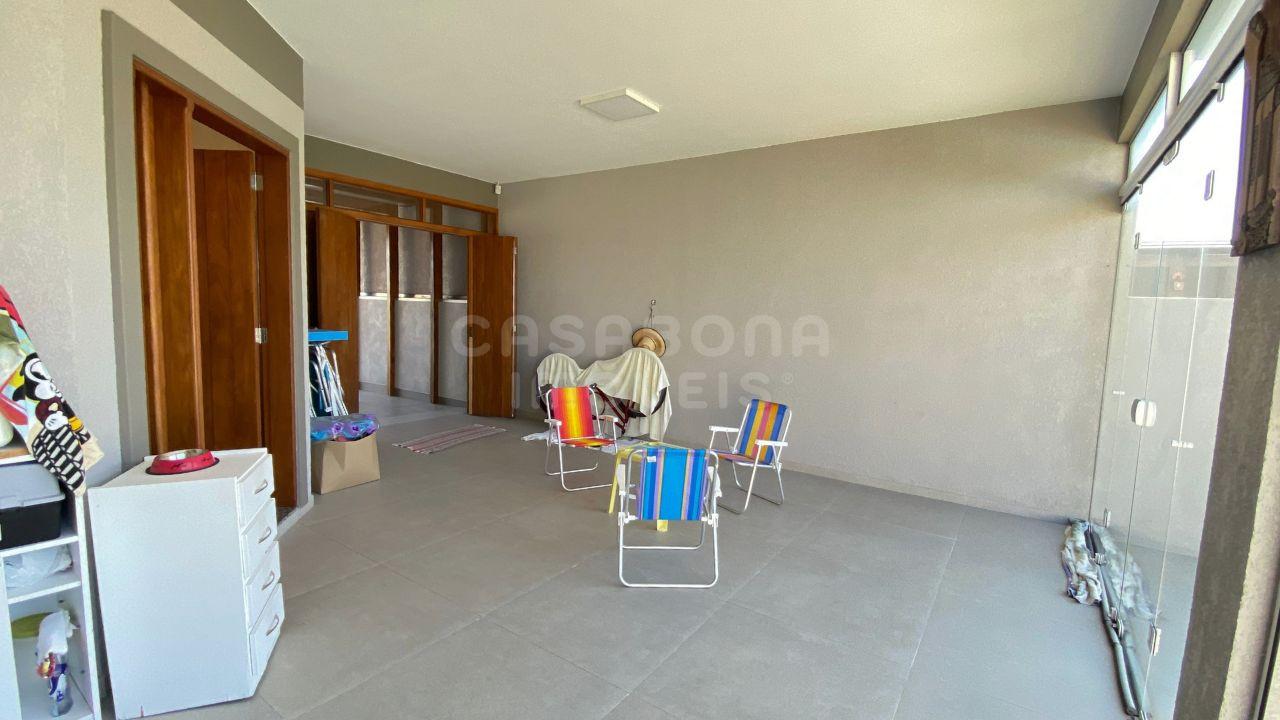 Casa à Venda em Arroio do Sal - Bairro São Pedro, Próxima à Praia