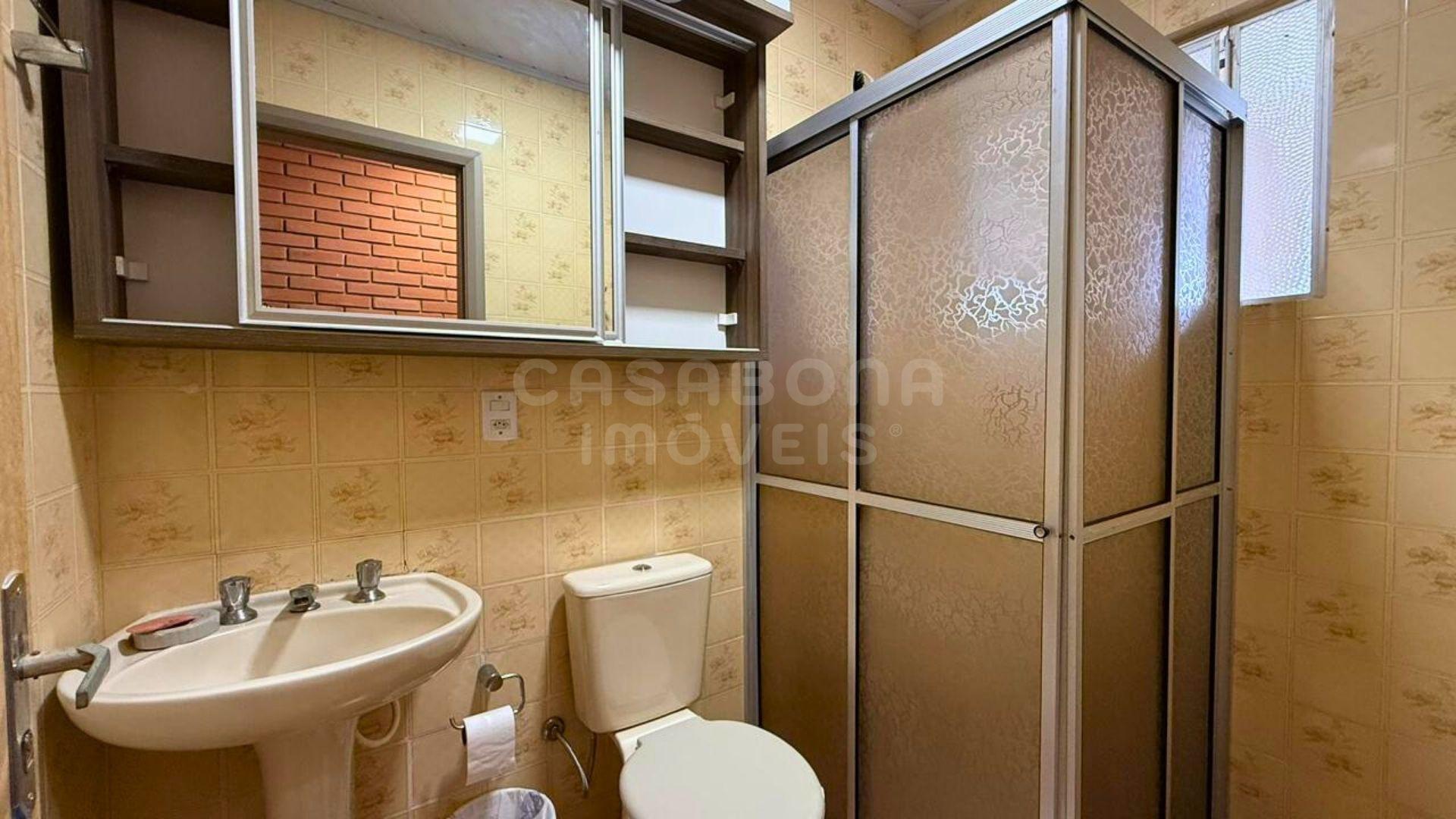 Casa de Esquina em Areias Brancas – Amplitude, Conforto e Localização Privilegiada