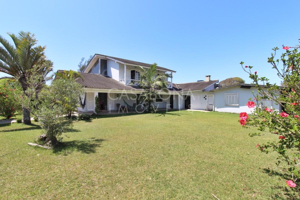 Encantadora Residência em 4 Lotes no Balneário Figueirinha