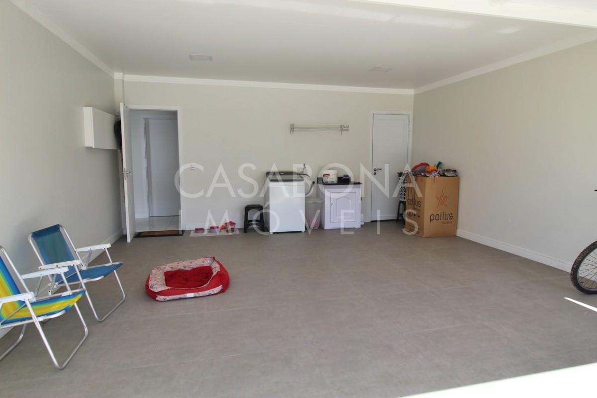 Residência Exclusiva Próxima ao Centro e ao Mar