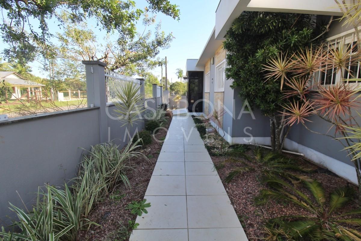 Viva o Sonho à Beira-Mar: Casa Incrível a Poucos Passos do Oceano