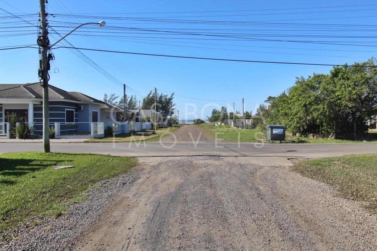 Viva o Sonho à Beira-Mar: Casa Incrível a Poucos Passos do Oceano