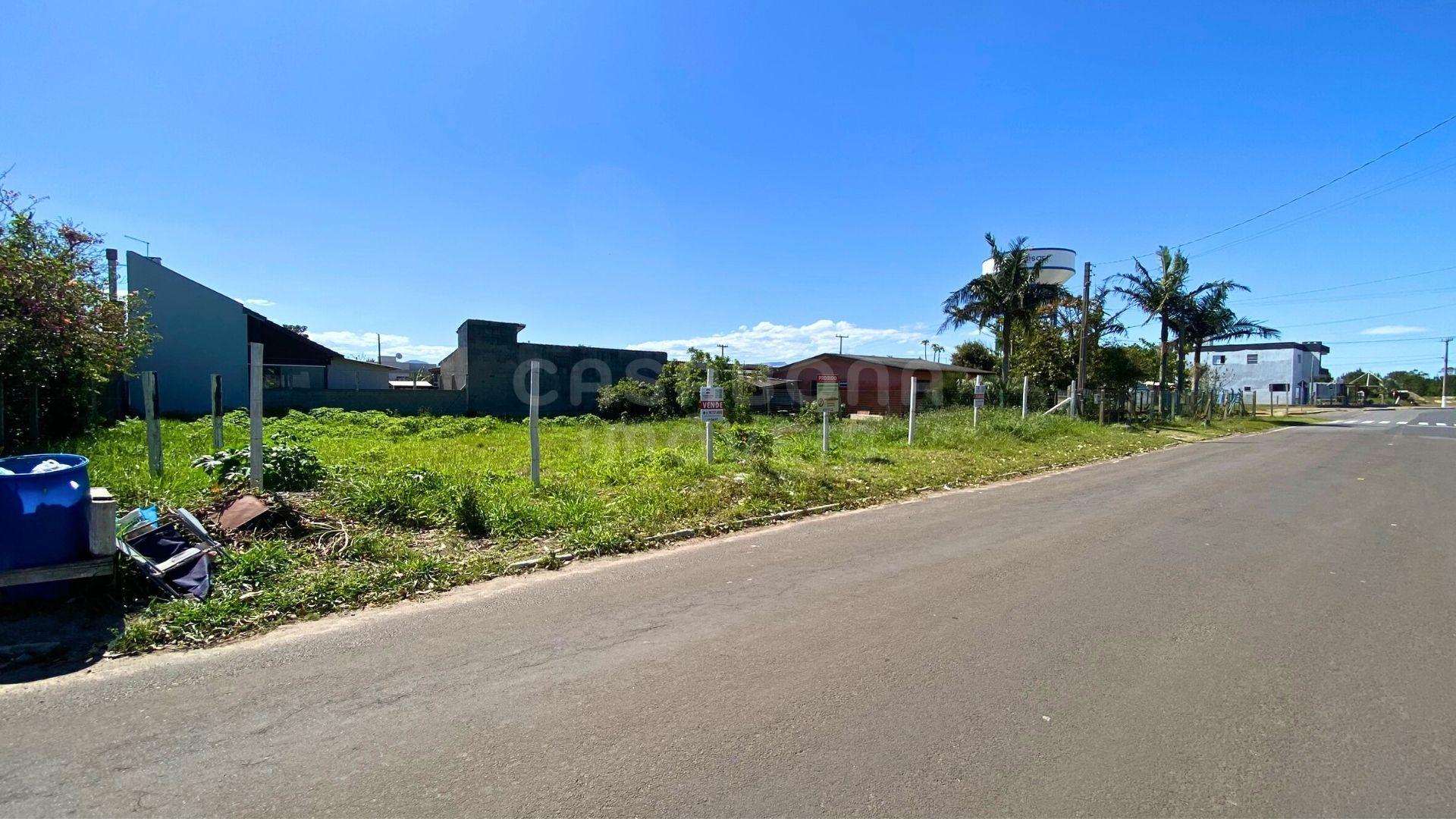 Terreno com Posição Solar Leste a Três Quadras da Praia no Bairro Arroio Novo, Arroio do Sal