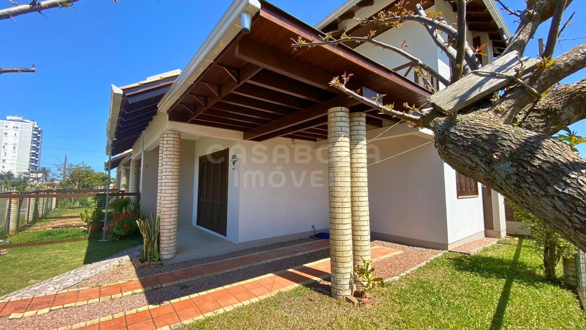 Sobrado mobiliado próximo ao mar e ao centro de Arroio do Sal