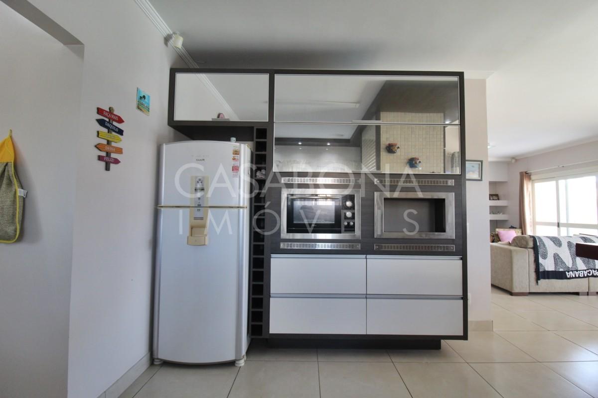 Viva o Sonho à Beira-Mar: Casa Incrível a Poucos Passos do Oceano