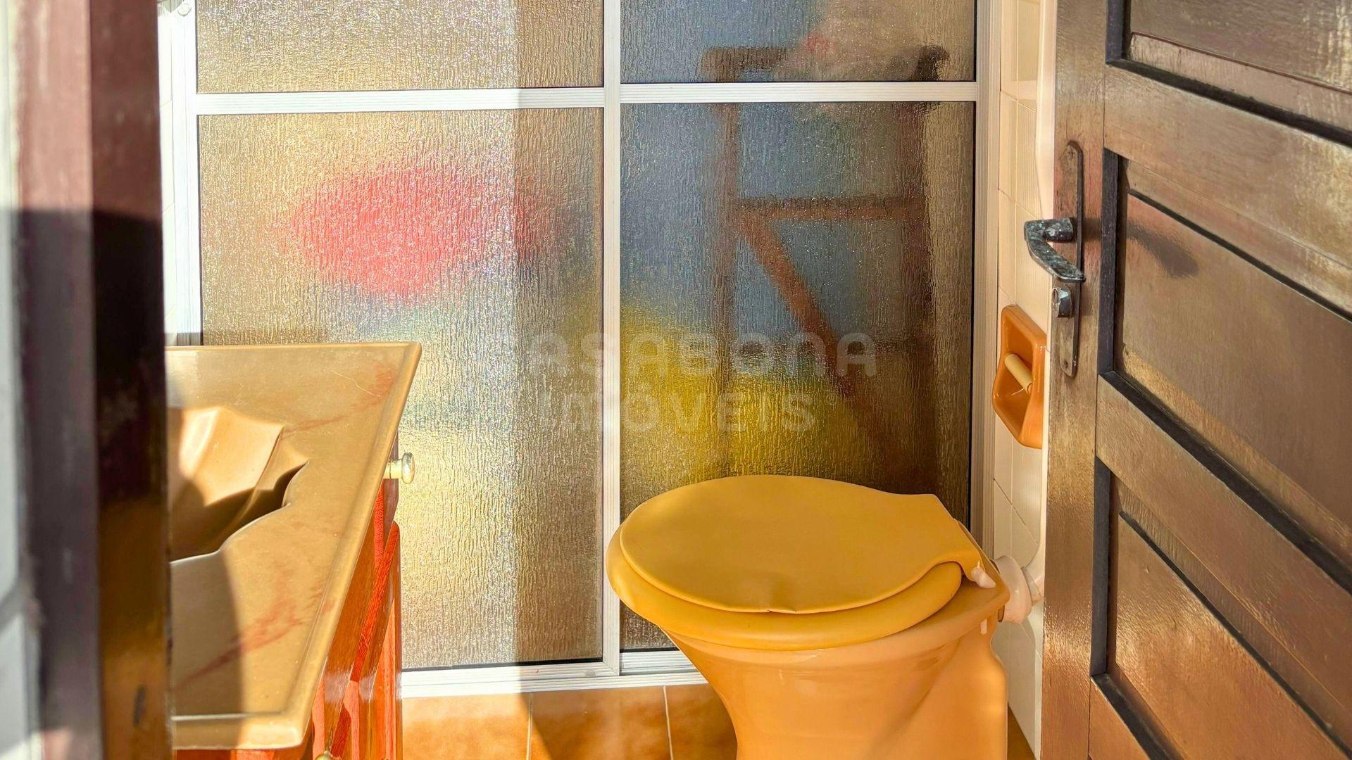 Sobrado mobiliado a poucos passos do mar no Centro de Arroio do Sal