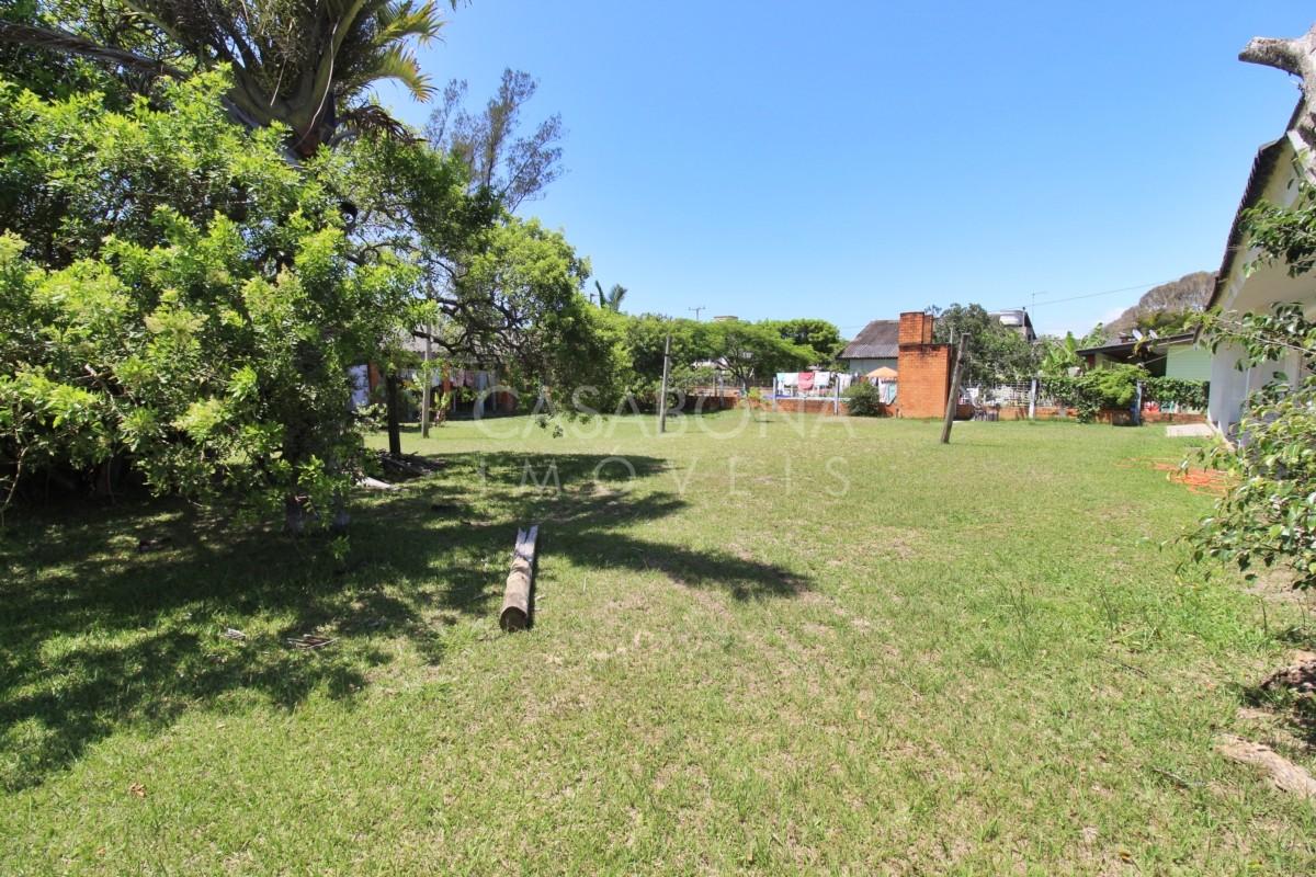 Encantadora Residência em 4 Lotes no Balneário Figueirinha