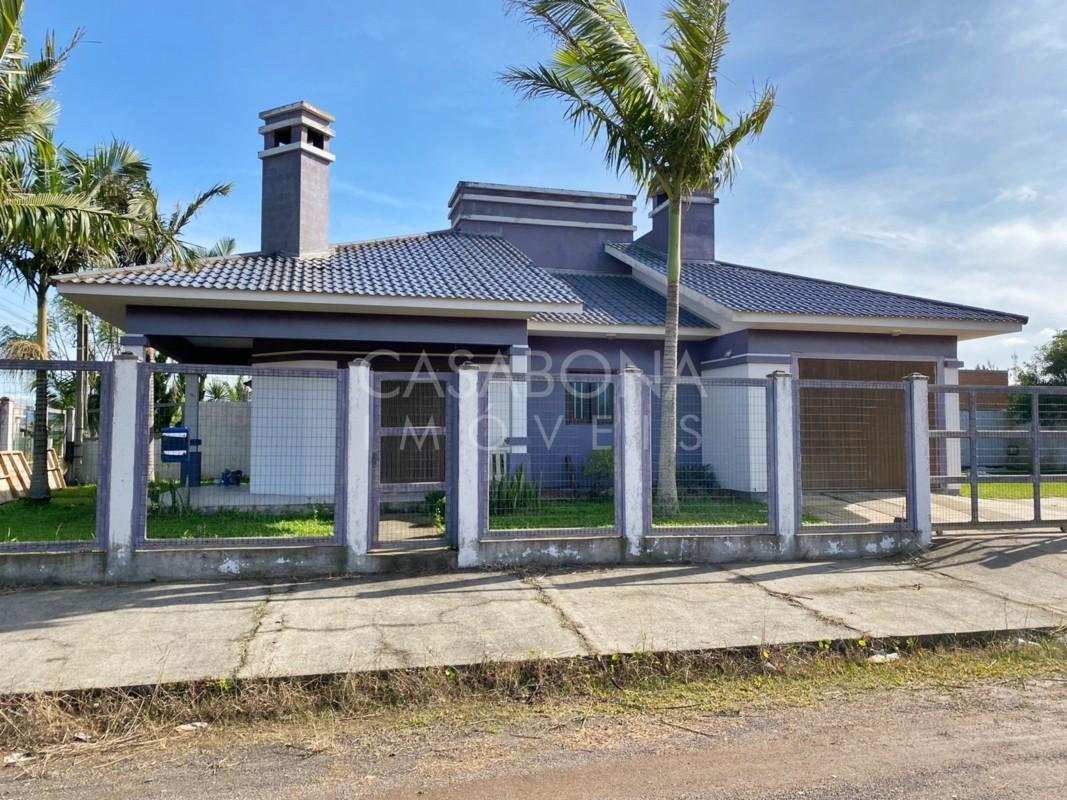 Encantadora Residência em Bairro Residencial no Balneário Vista Alegre