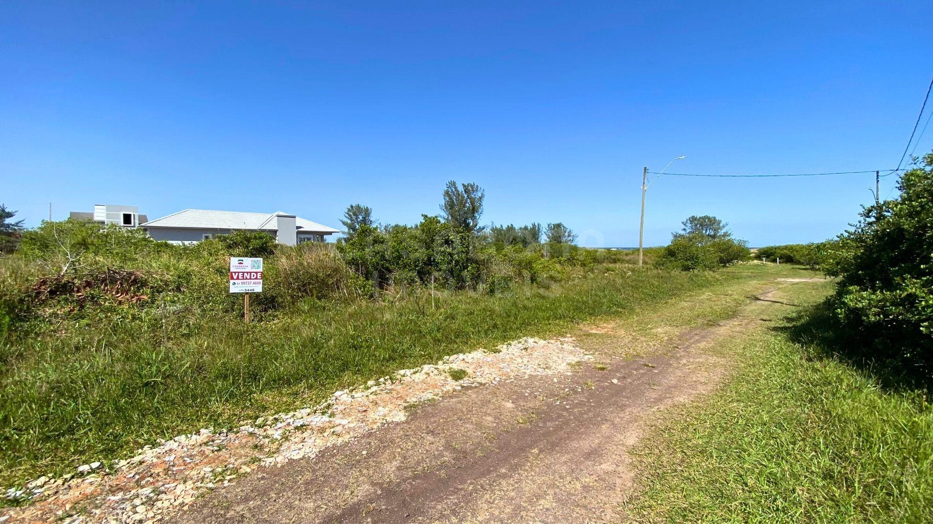 Terreno com ótima localização e posição solar privilegiada no Balneário Atlântico