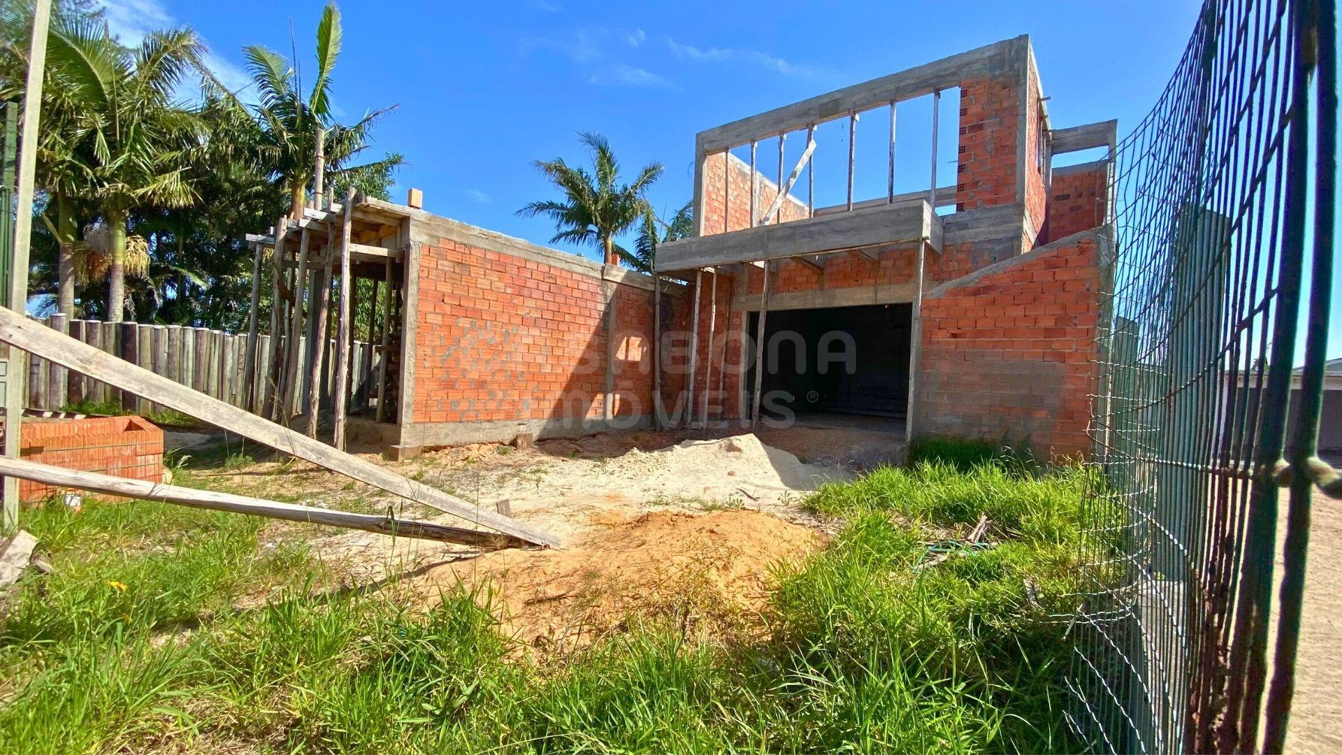 Casa à Venda em Arroio do Sal, Camboim - 3 Dormitórios com Vista para o Mar 