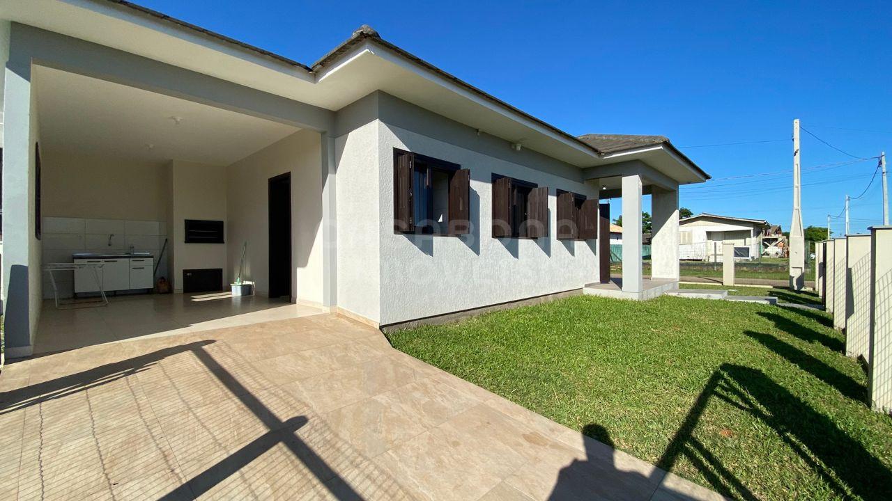 Charmosa Casa de Esquina em Arroio do Sal, Quatro Lagos