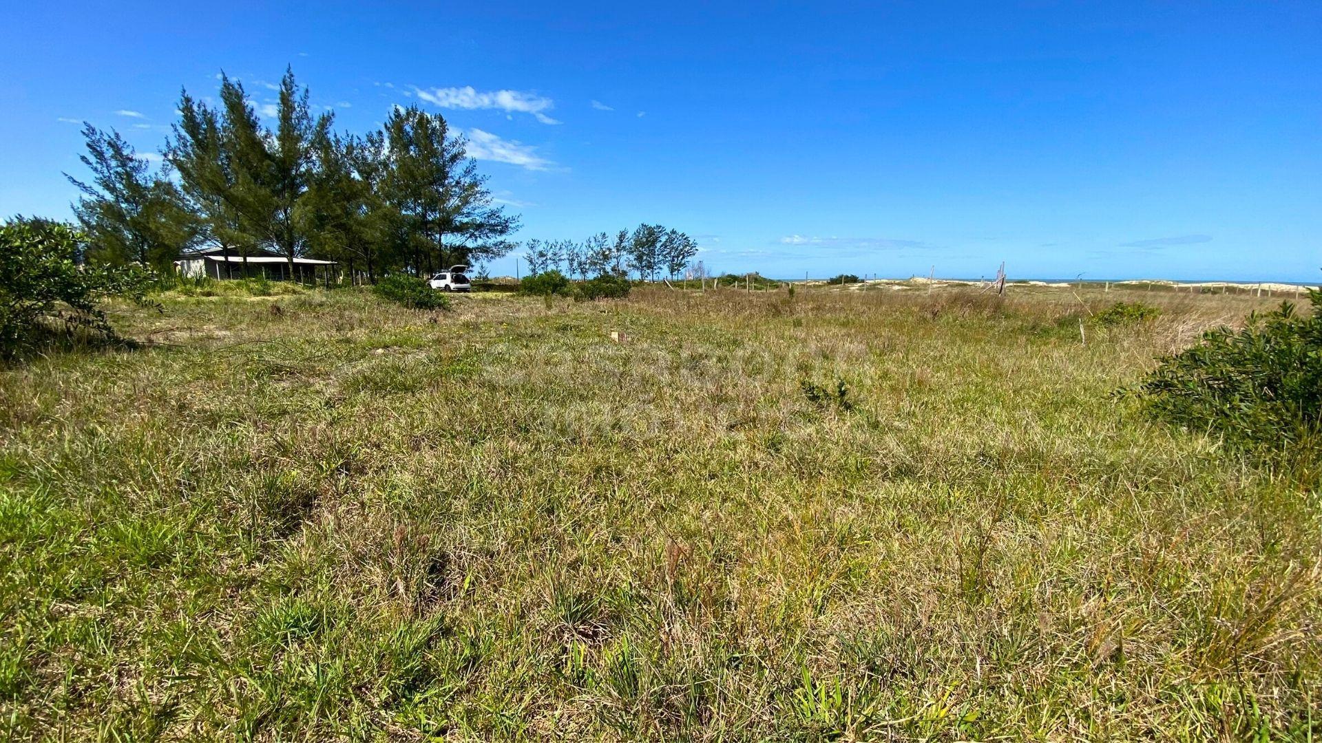 Terreno com Posição Solar Norte a Apenas 80 Metros da Praia em Arroio do Sal