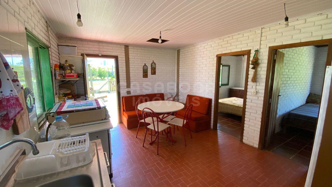 Refúgio à Beira-Mar: Linda Residência no Balneário Figueirinha