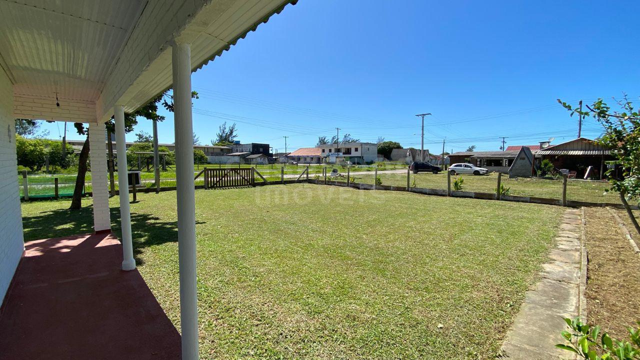 Refúgio à Beira-Mar: Linda Residência no Balneário Figueirinha