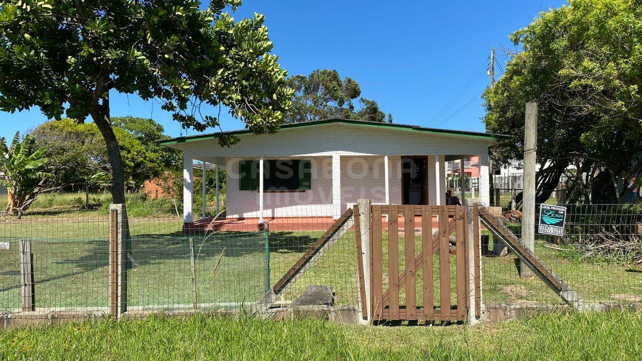 Refúgio à Beira-Mar: Linda Residência no Balneário Figueirinha