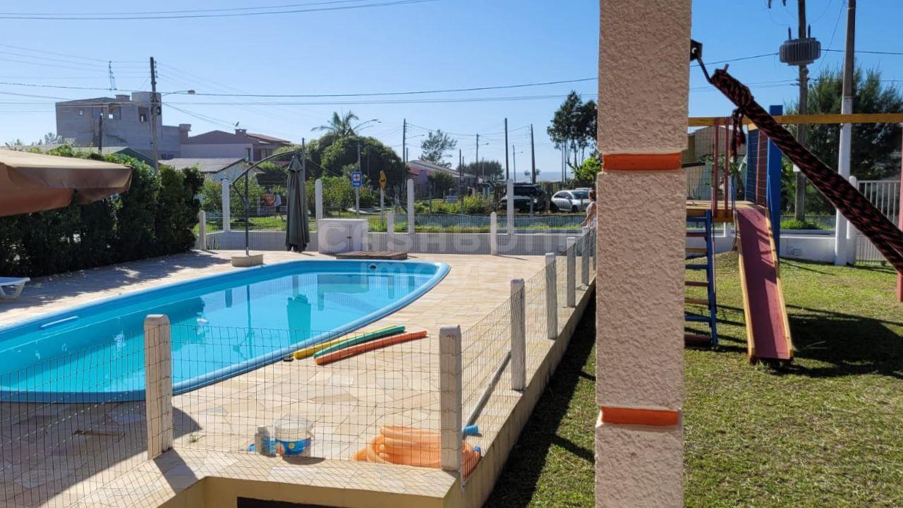 Aconchegante Casa de Esquina em Terra de Areia