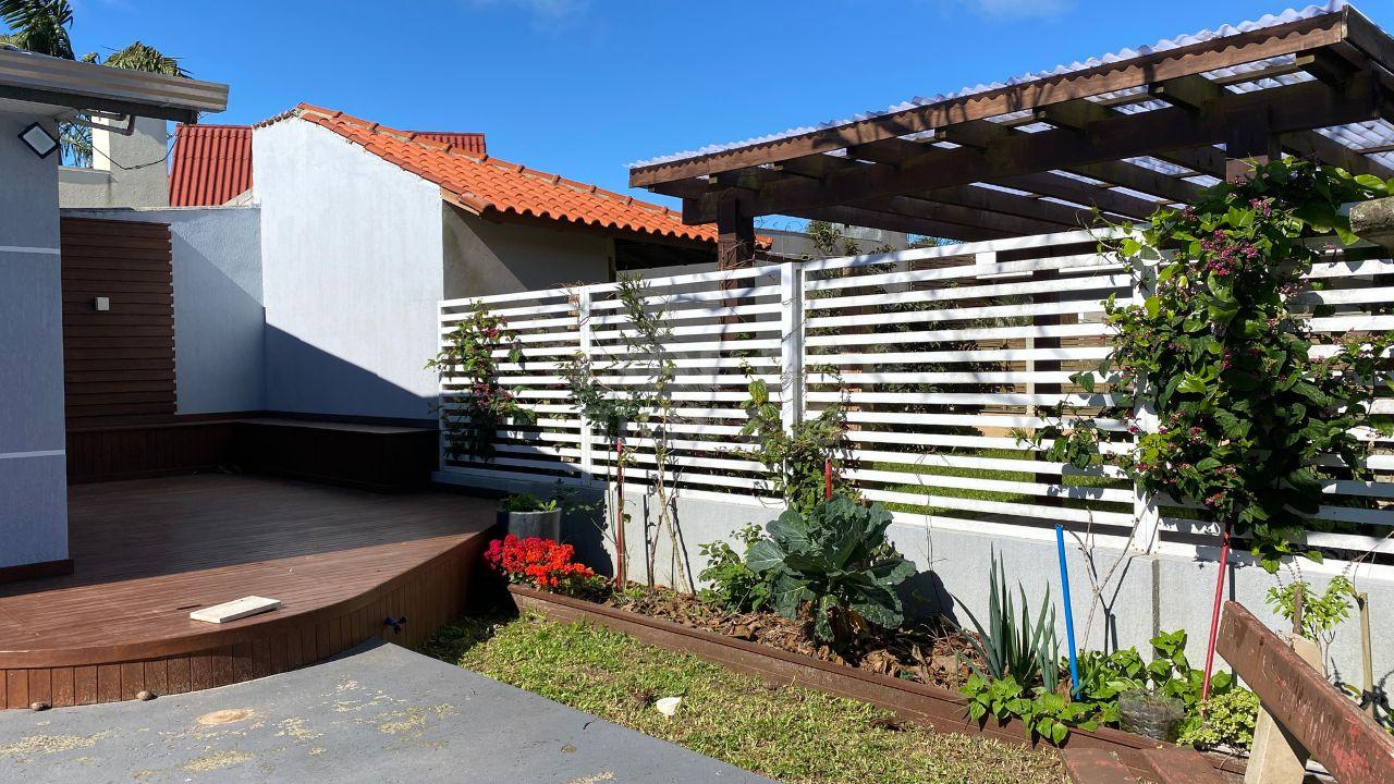 Charmosa Casa à Venda em Arroio do Sal - Bairro Malinsky