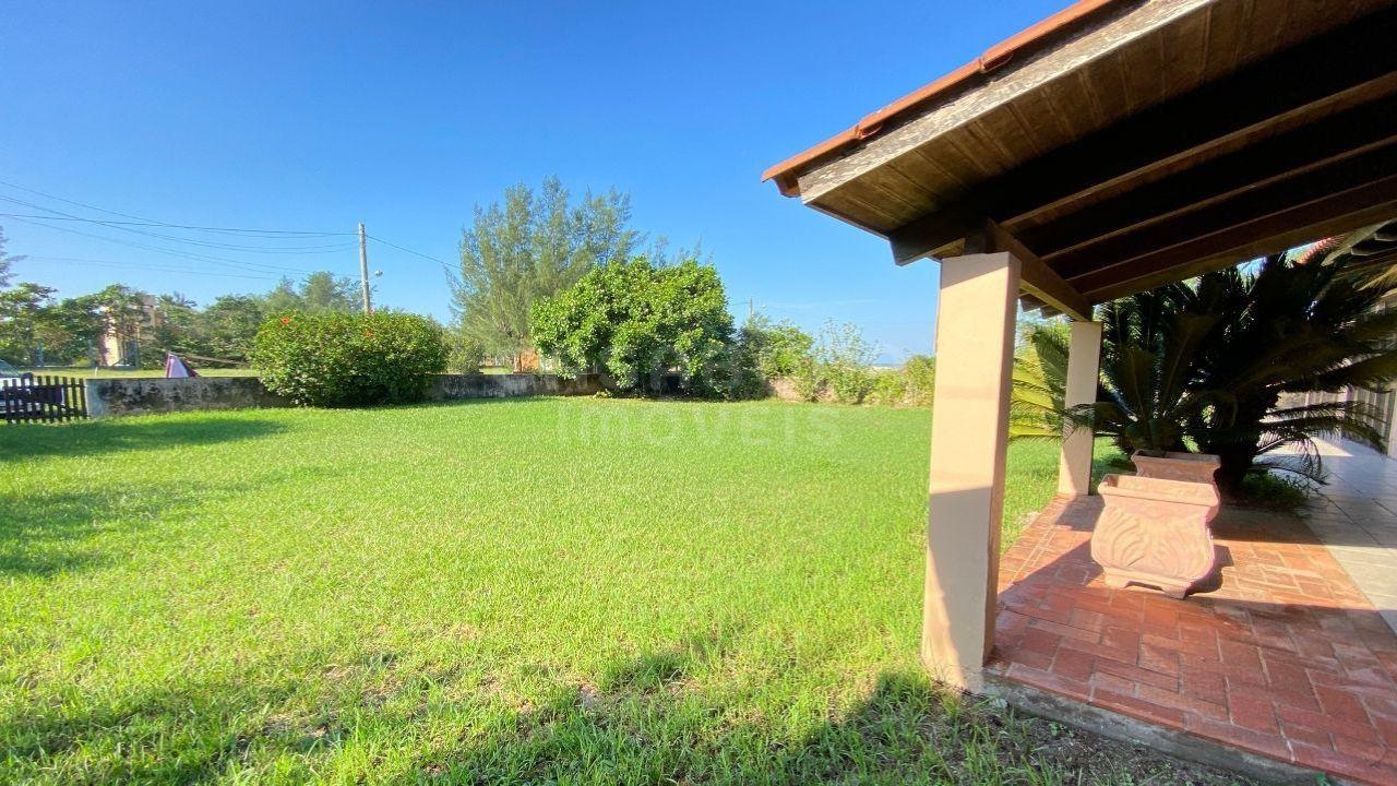 Refúgio à Beira-Mar: Linda Residência no Balneário Rondinha Nova