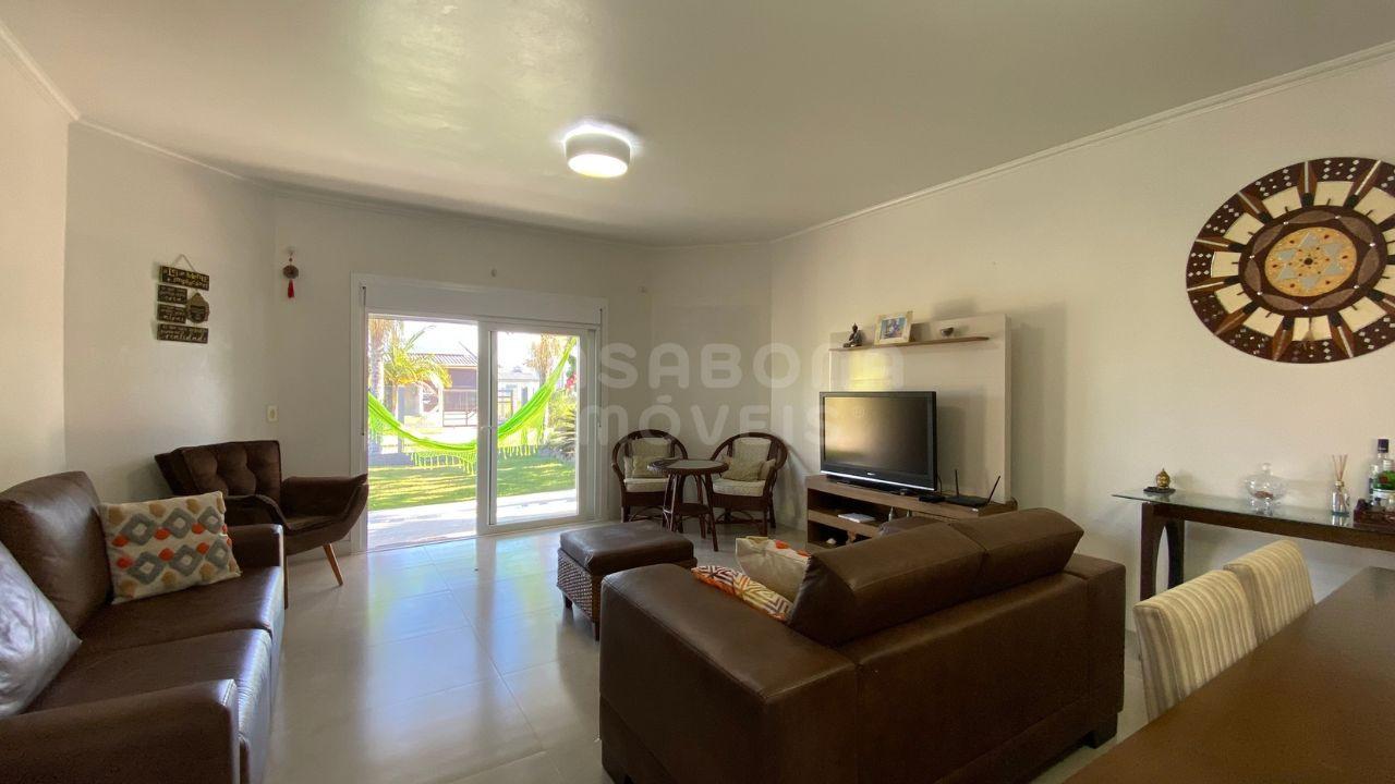 Casa Mobiliada com Piscina a 500m da Praia no Bairro Vista Alegre