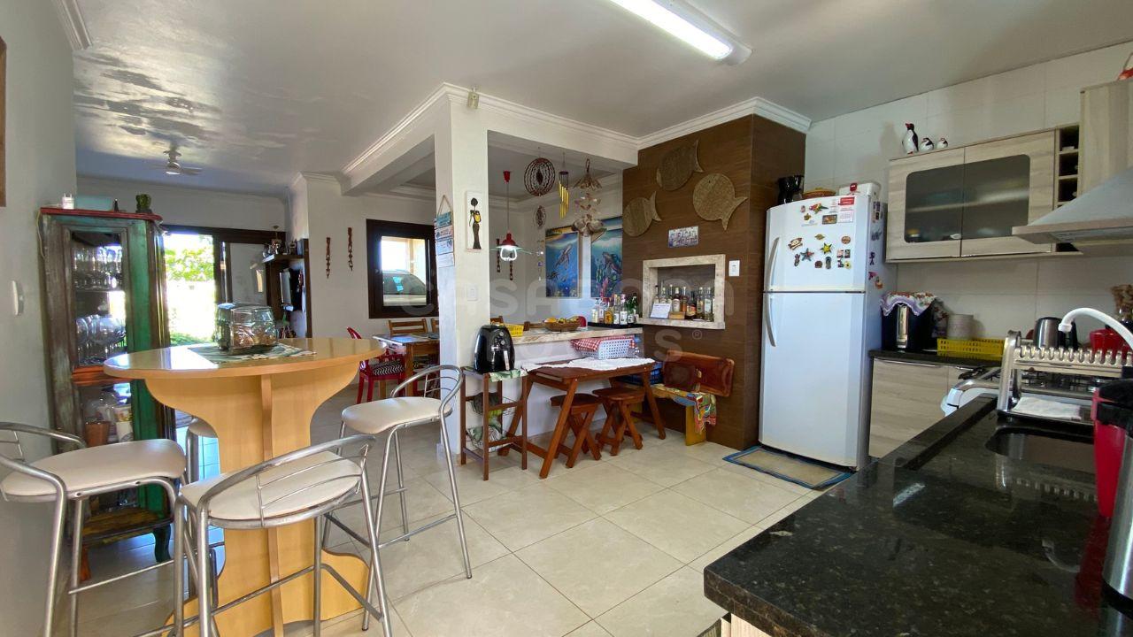 Casa Beira-Mar em Arroio do Sal - Conforto e Vista Incrível no Bairro Pérola