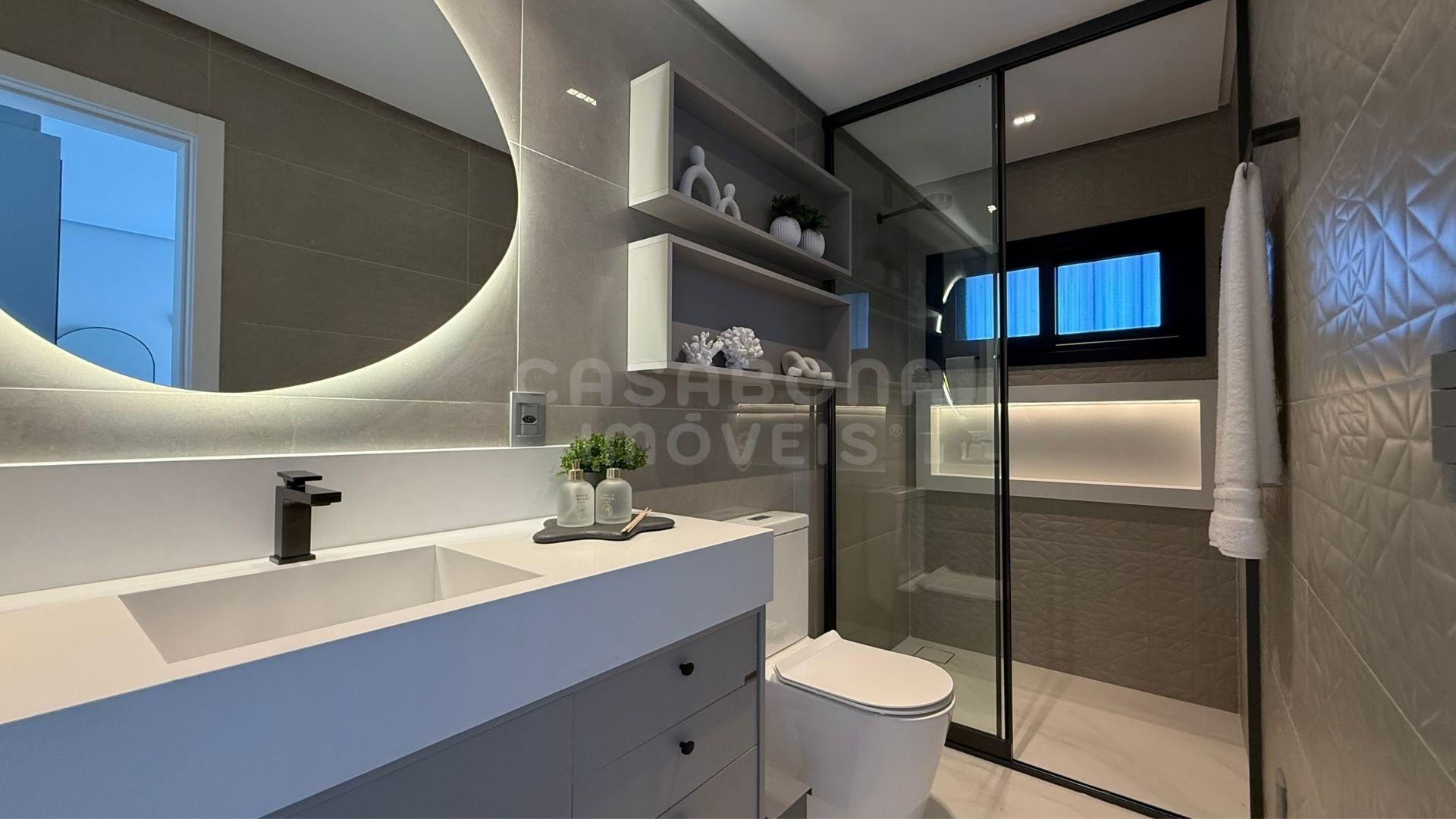 Sobrado Luxuoso em Condomínio Fechado - Torres