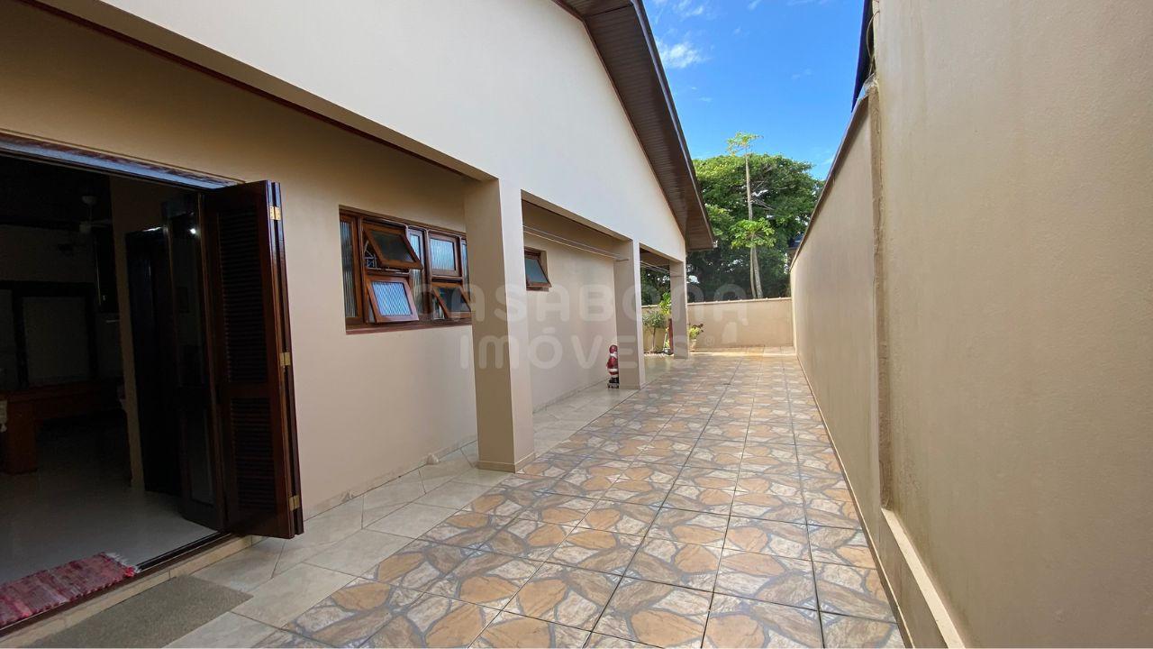 Excelente Casa à Venda em Torres - Bairro Paraíso