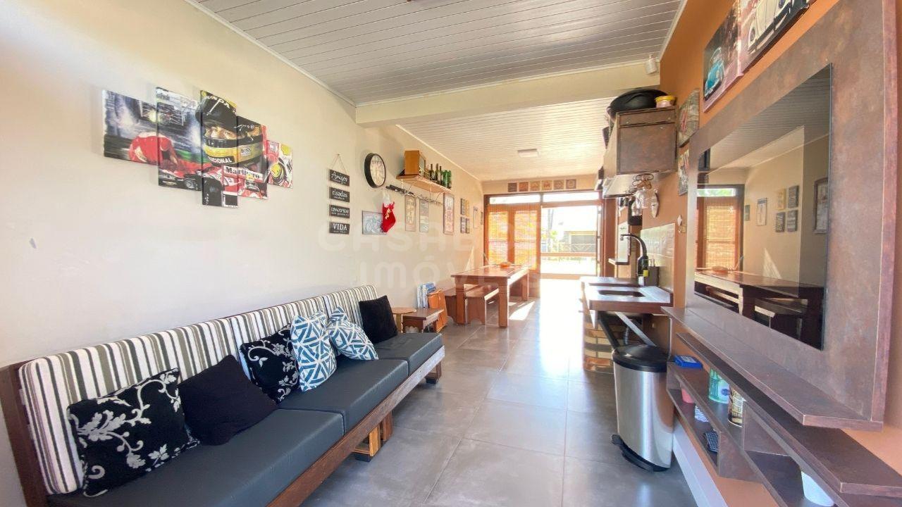 Casa Mobiliada com Piscina a Poucos Passos da Praia em Arroio do Sal