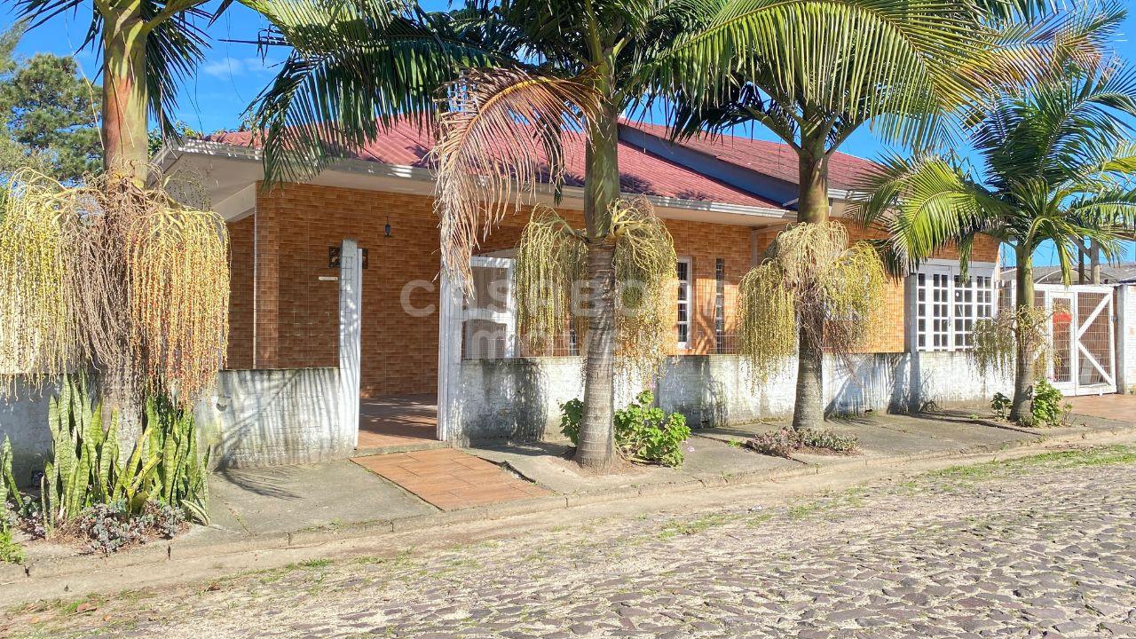 Espaçosa Casa em Arroio do Sal - Bairro Figueirinha