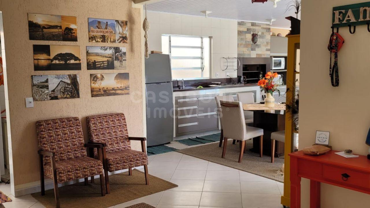 Aconchegante Casa de Esquina em Terra de Areia