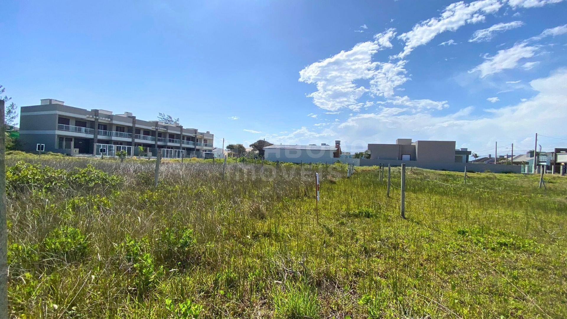 Terreno de Esquina 10 x 28,30 no Balneário Figueirinha – Posição Solar Leste e Potencial Exclusivo