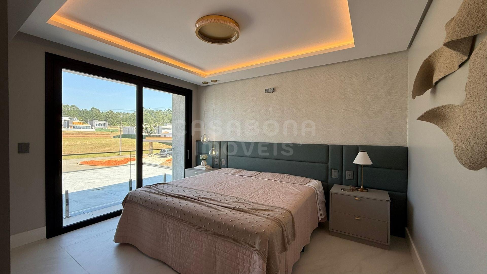 Sobrado Luxuoso em Condomínio Fechado - Torres