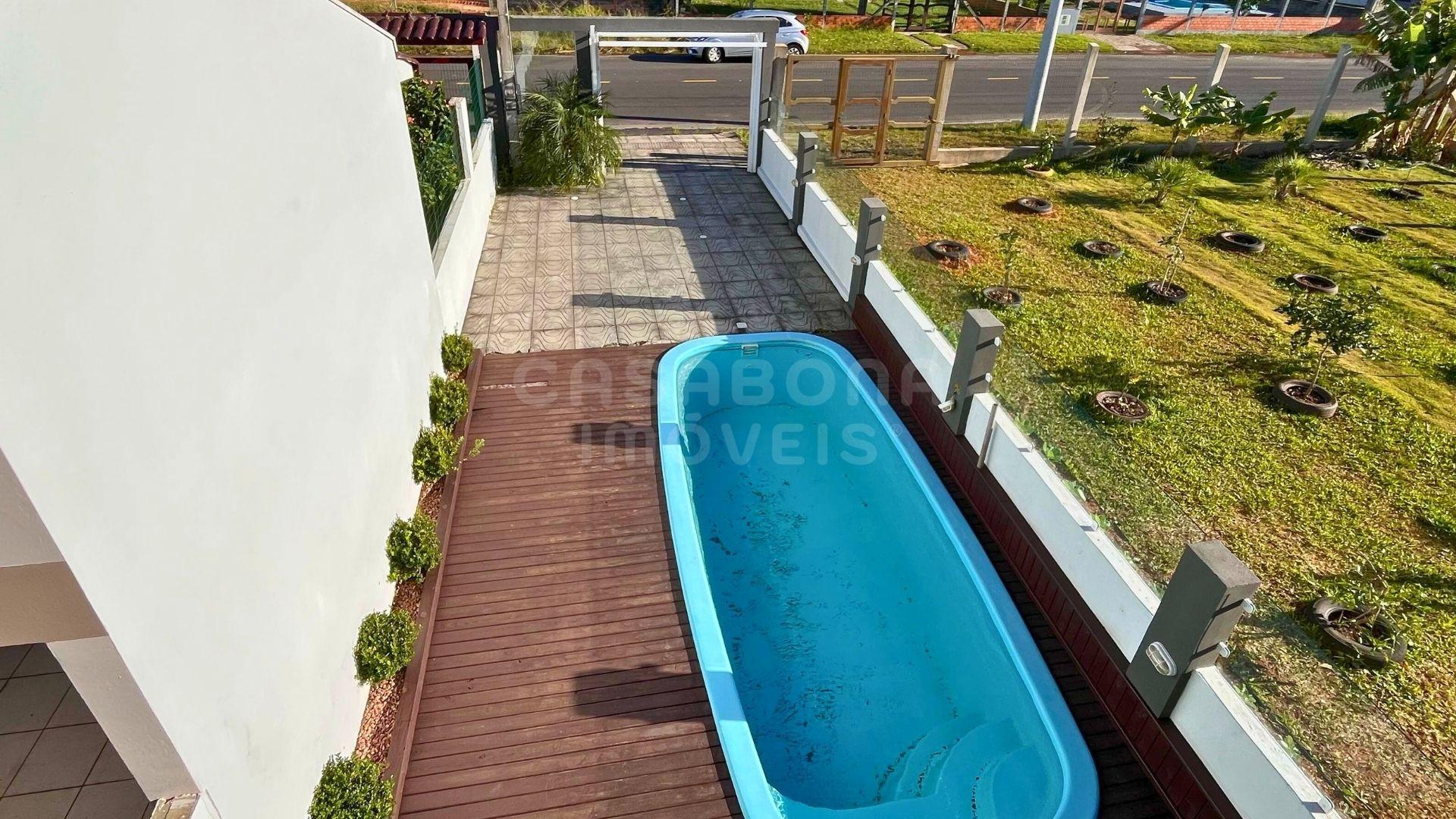 Casa com Piscina e Excelente Localização no Bairro Raiante