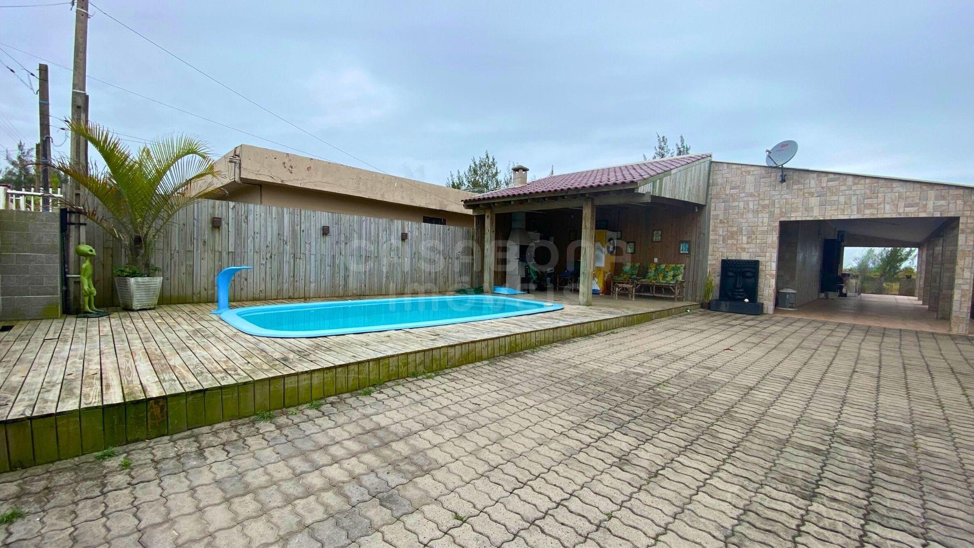 Residência encantadora no Jardim Olivia a apenas 40 metros da praia