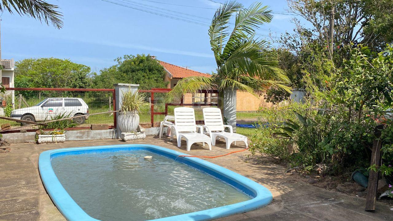 Linda Casa à Venda em Arroio do Sal