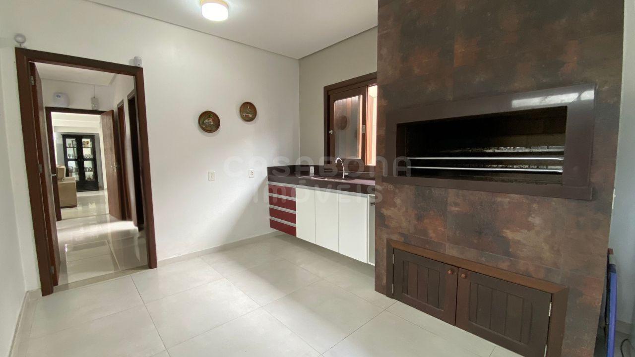 Casa de Esquina no Centro de Arroio do Sal