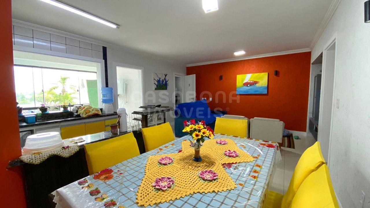 Apartamento à Venda no Centro de Arroio do Sal - 300m da Praia!