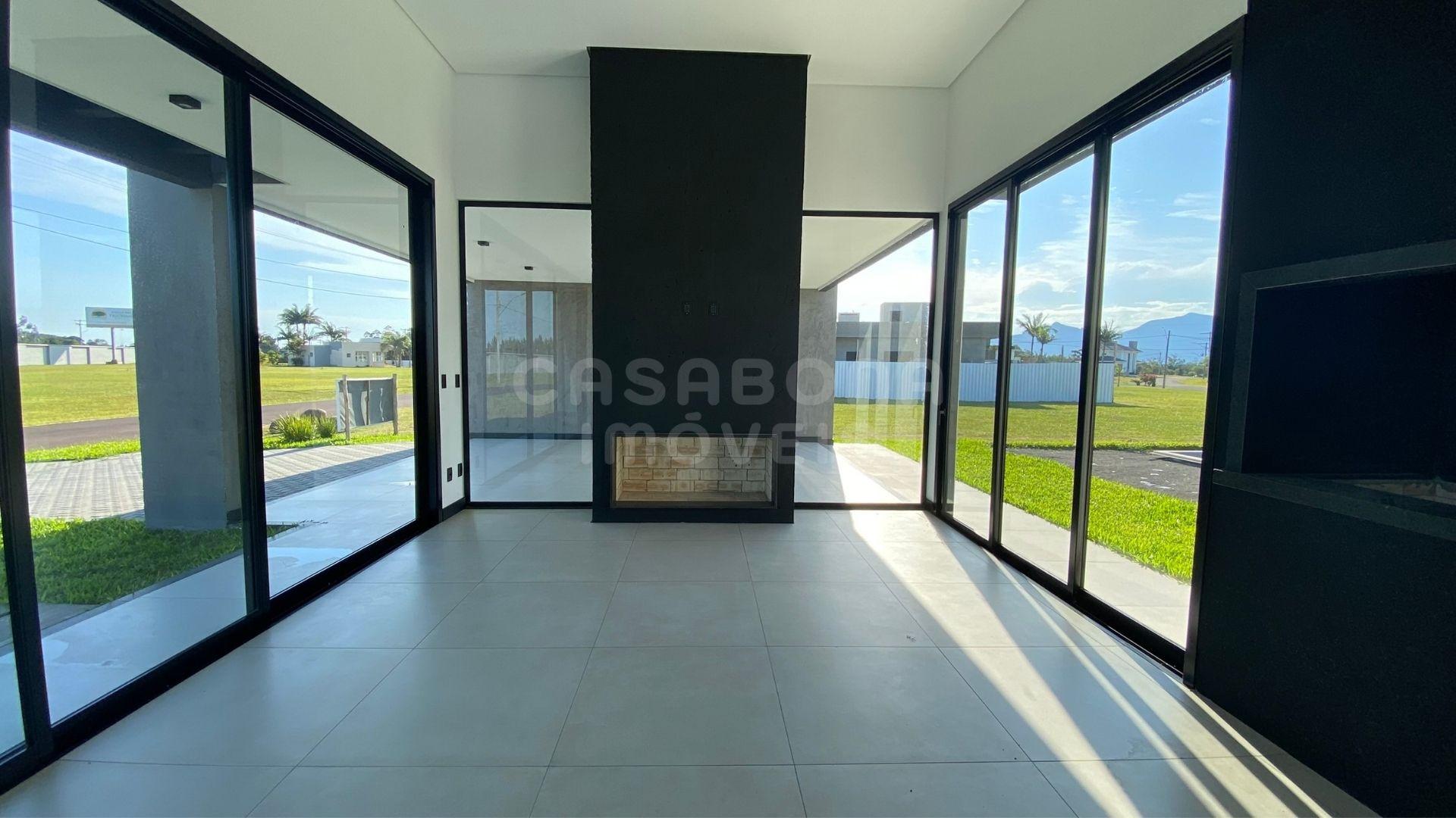 Casa nova de alto padrão em condomínio fechado com estrutura completa!