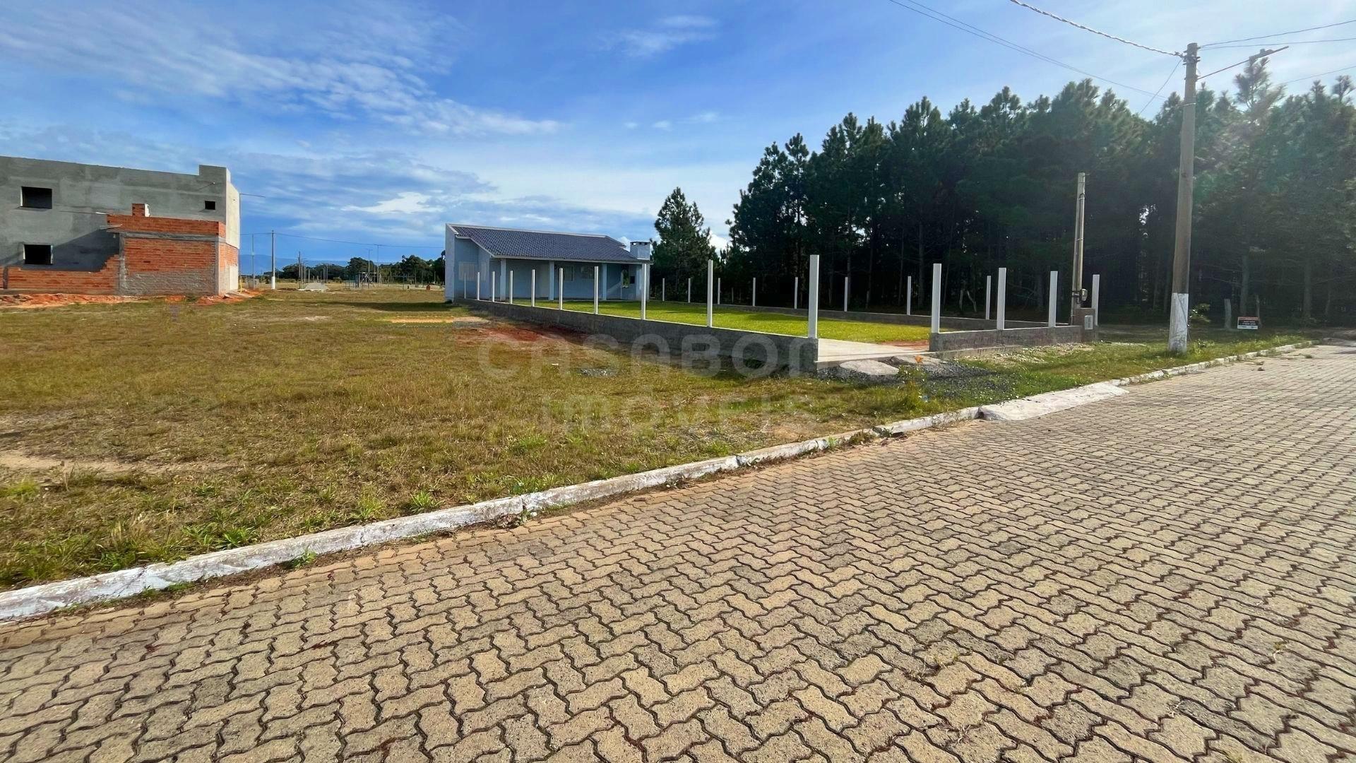 Terreno pronto para construir no Bom Jesus – 400m do mar!