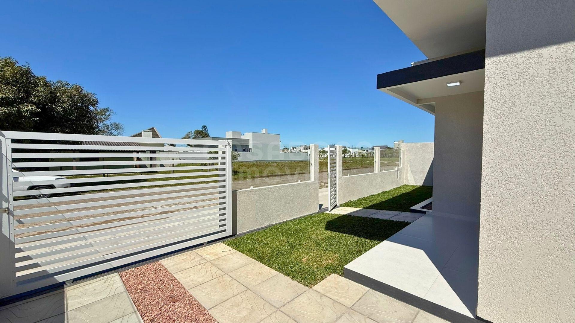 Casa nova e moderna a poucos metros da praia no Camboim – Arroio do Sal