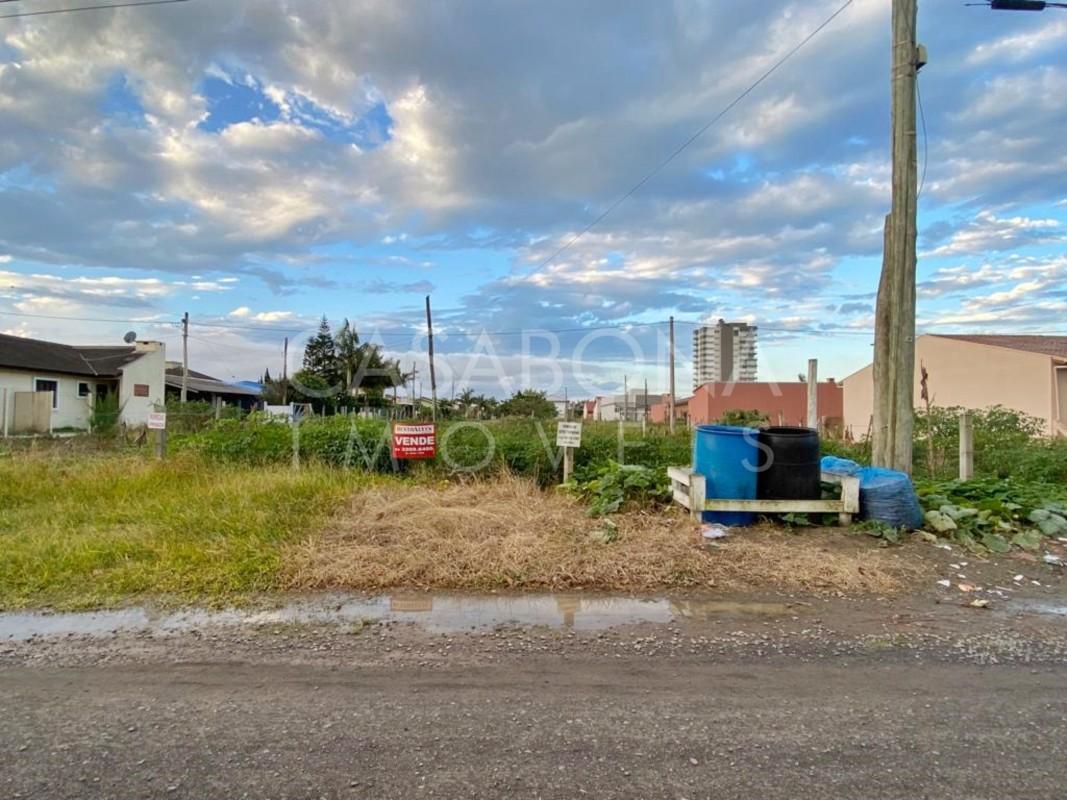 Lindo Terreno em Rua Residencial no Balneário Figueirinha, Arroio do Sal