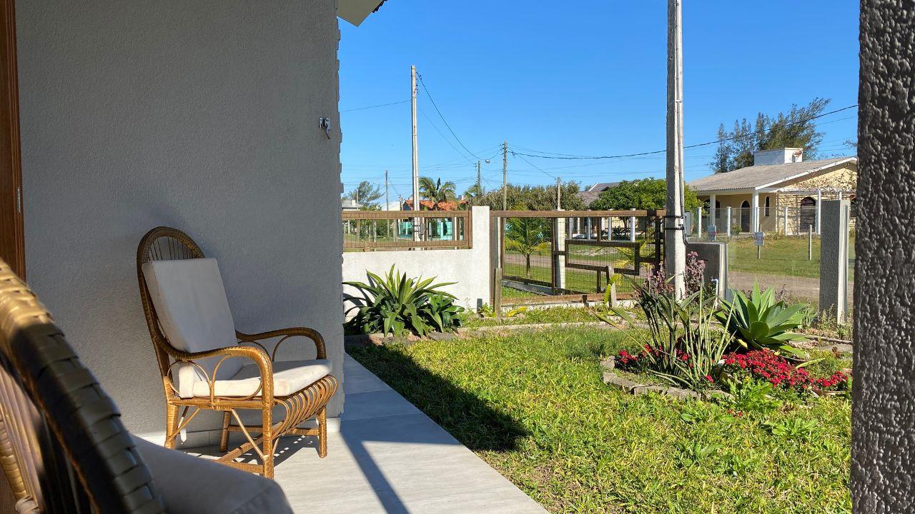 Casa à Venda em Arroio do Sal - Bairro São Pedro, Próxima à Praia