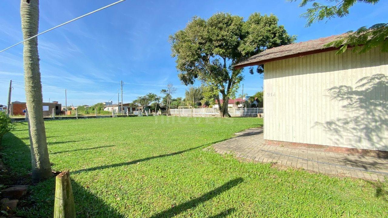 Casa Espaçosa em Bismar, Arroio do Sal: Conforto e Proximidade